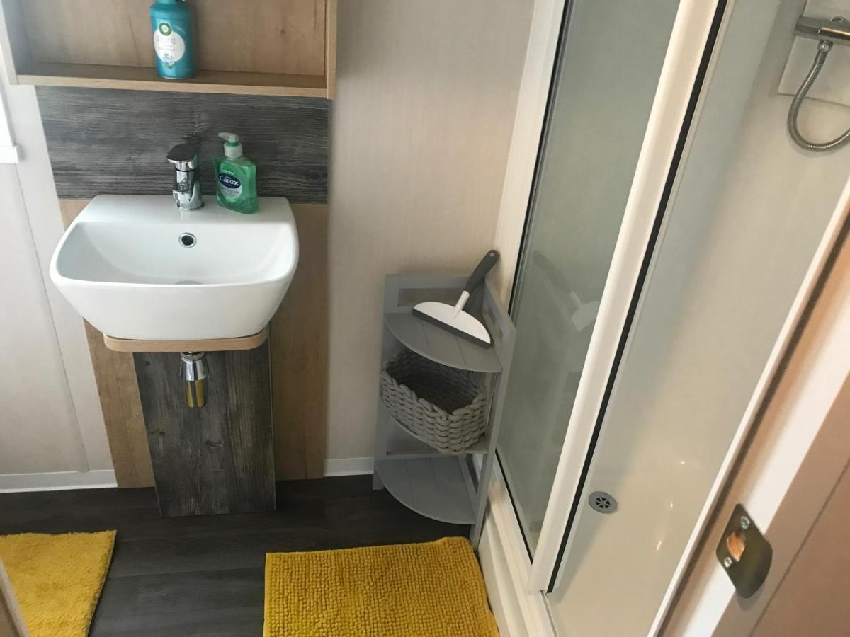 Flamingo Land Private Caravan - No 8 Cedarwood Kirby Misperton Exterior foto