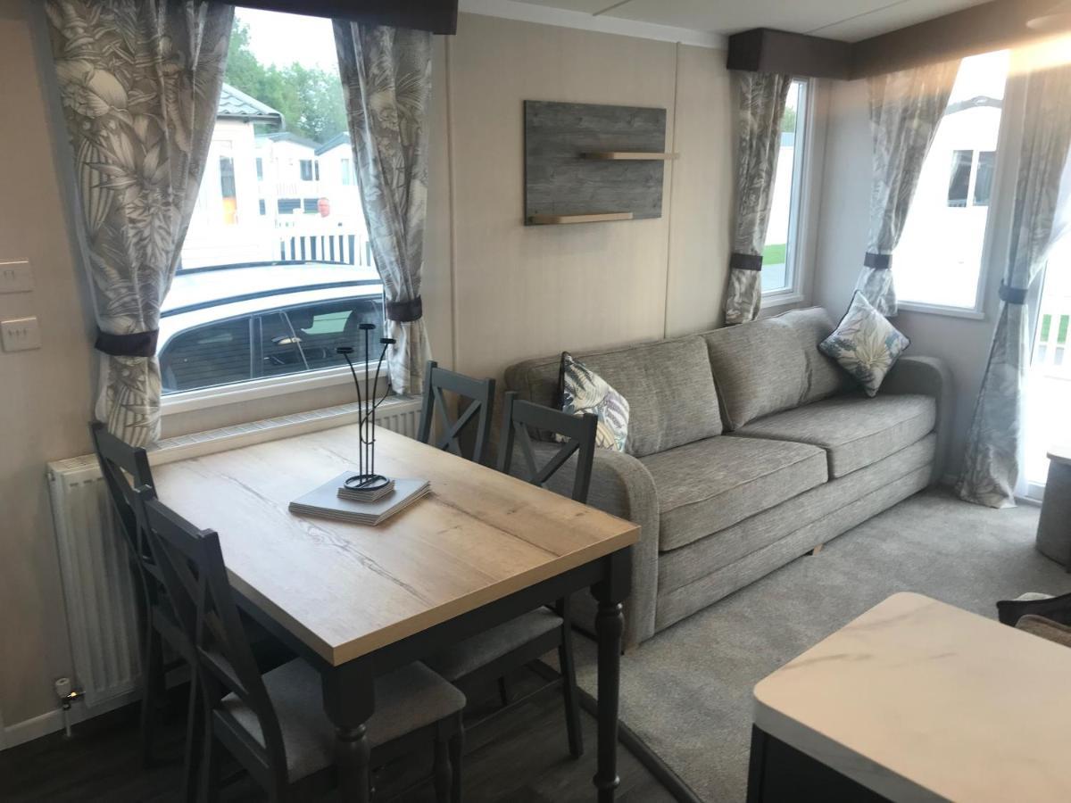 Flamingo Land Private Caravan - No 8 Cedarwood Kirby Misperton Exterior foto